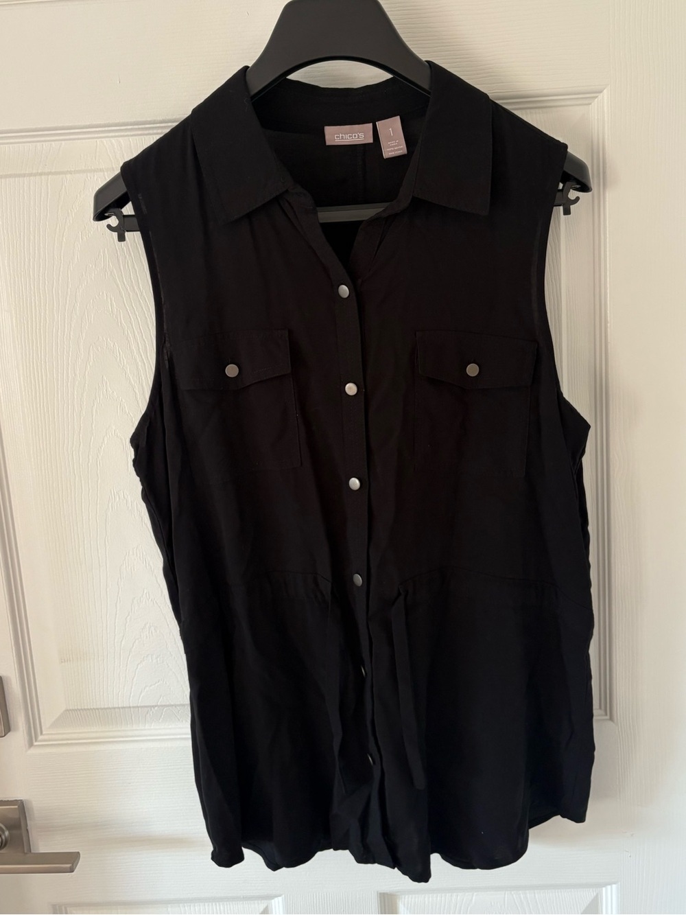 Chico’s Black Sleeveless Button-Down Utility Blouse – Size 1 (Medium)
